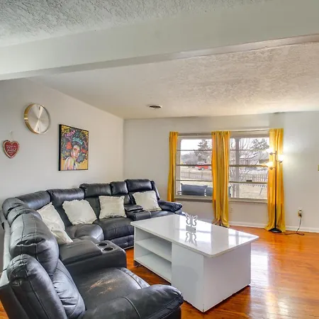 Villa Charming Lawton Escape With Patio And Grills!